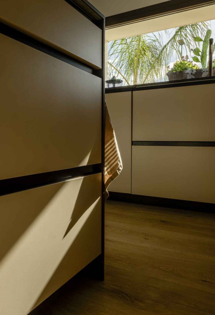 Cocina interior y exterior en continuidad